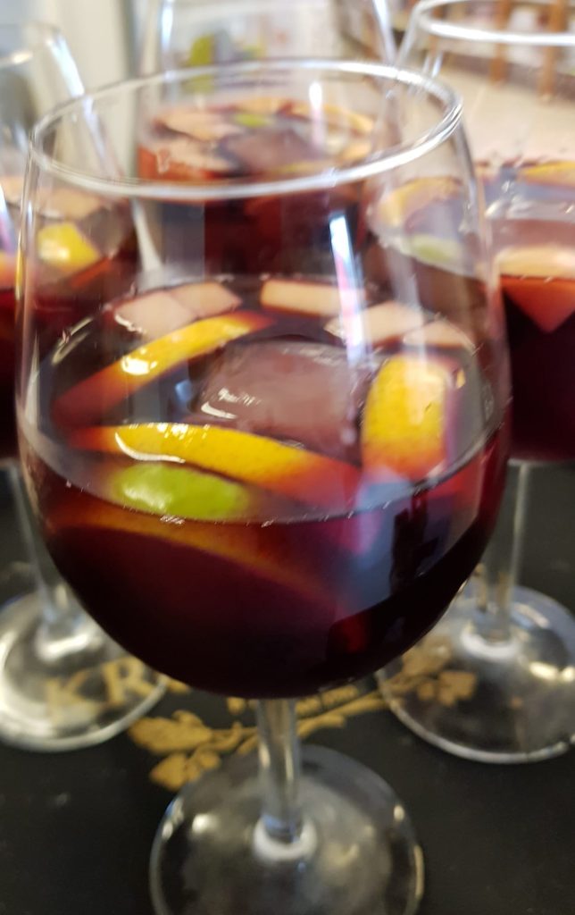 Ett glas med sangria